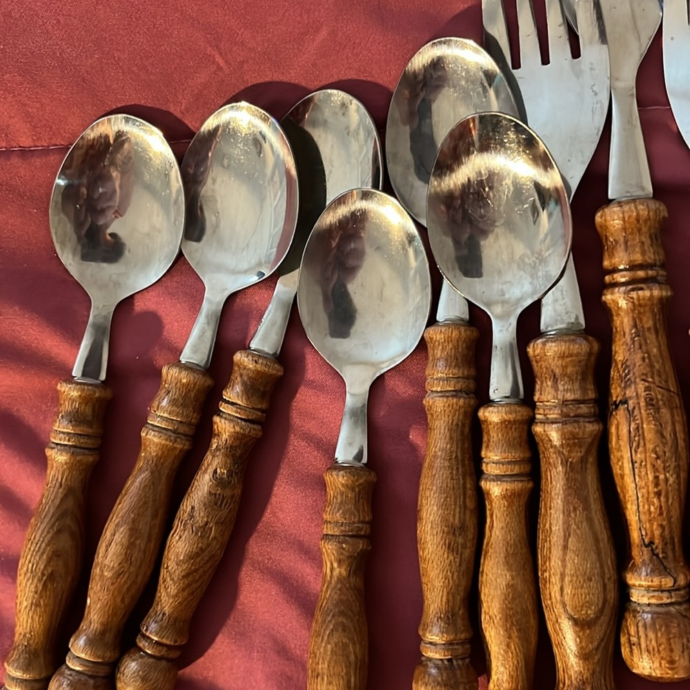 24 MCM Vintage Old Homestead stainless steel silverware w wooden handles. - Picture 2 of 5